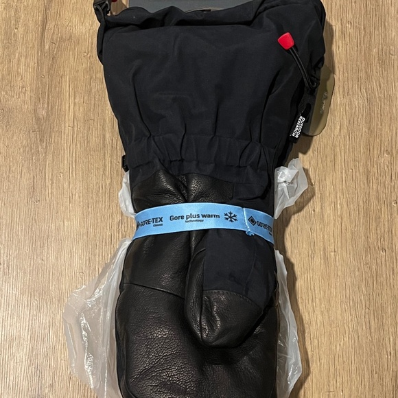 Women's Alti II GORE-TEX Mitts - Picture 1 of 6